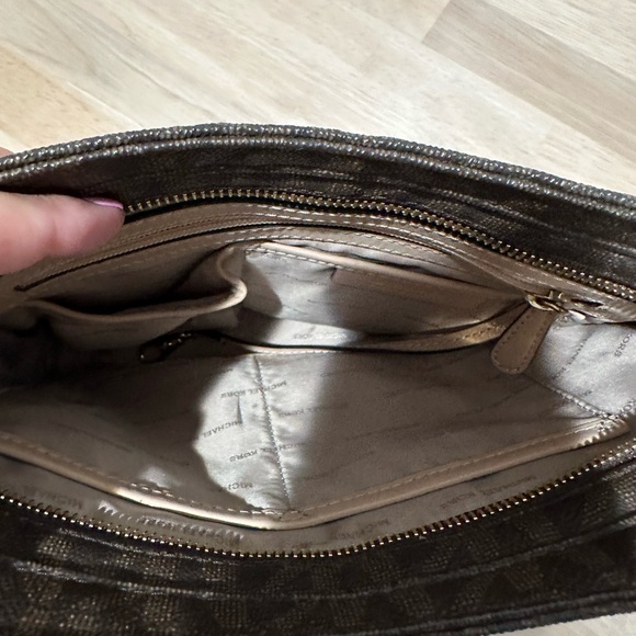 Michael Kors crossbody bag. NWOT - Picture 5 of 5